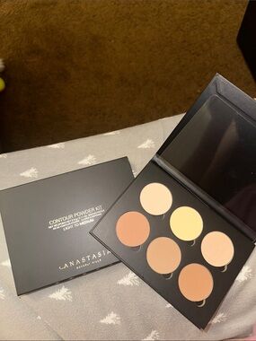 Anastasia Beverly Hills Contour Powder Kit — light/medium HTF